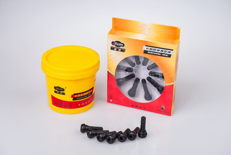 12-汽车轮胎真空嘴